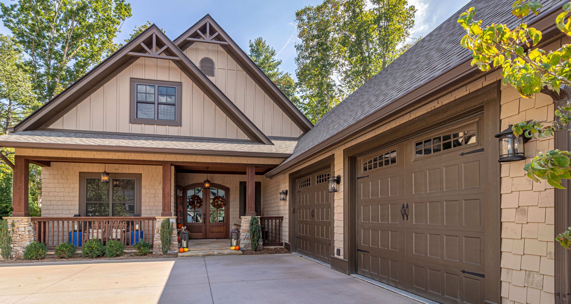 31_Hallett_Ct_EXTERIOR_02